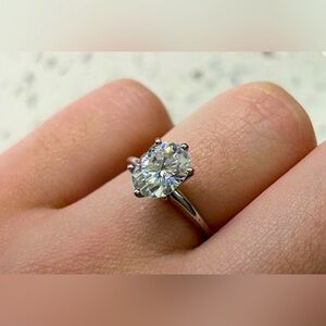 Oval Cut Moissanite Ring
